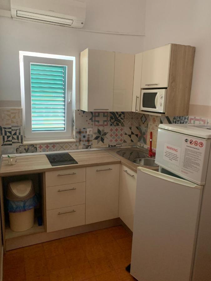 Apartmani Emilio Novalja Extérieur photo