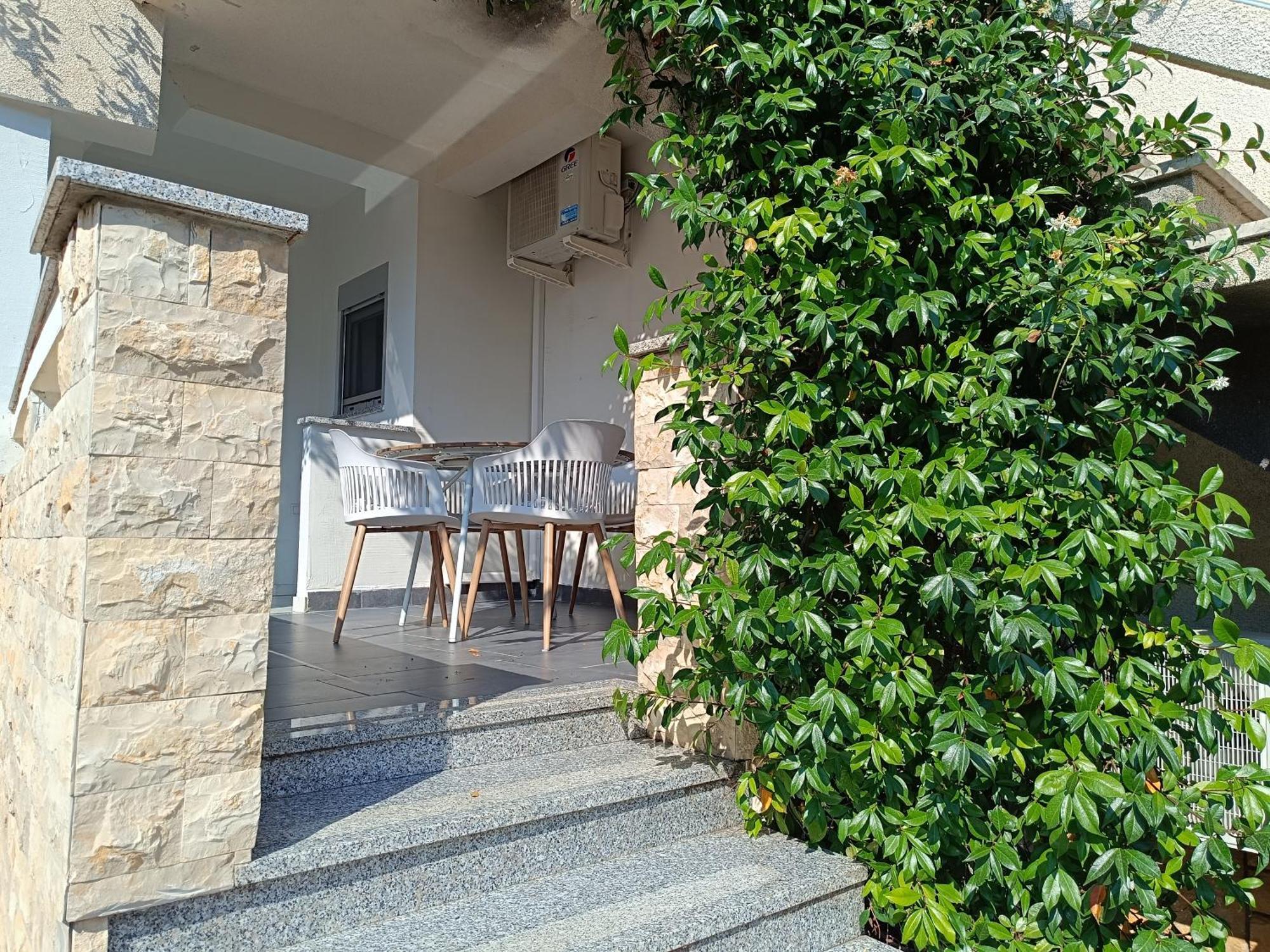 Apartmani Emilio Novalja Extérieur photo