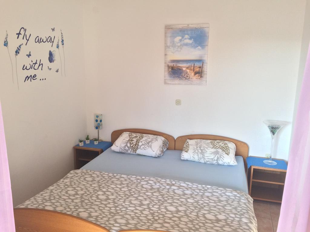 Apartmani Emilio Novalja Extérieur photo