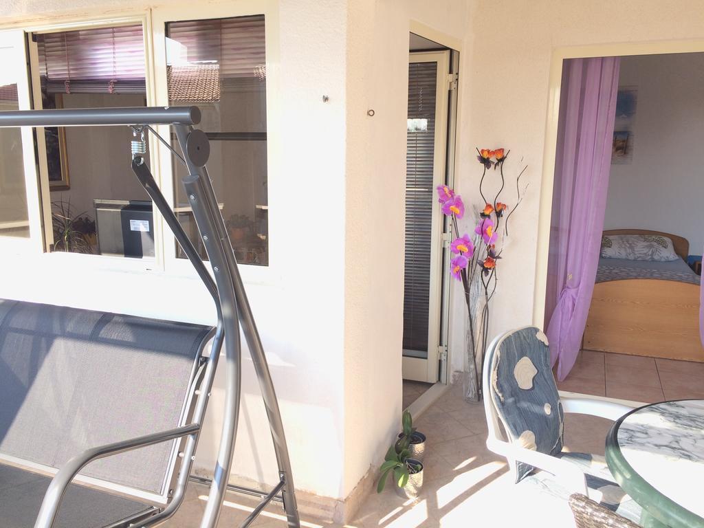 Apartmani Emilio Novalja Extérieur photo