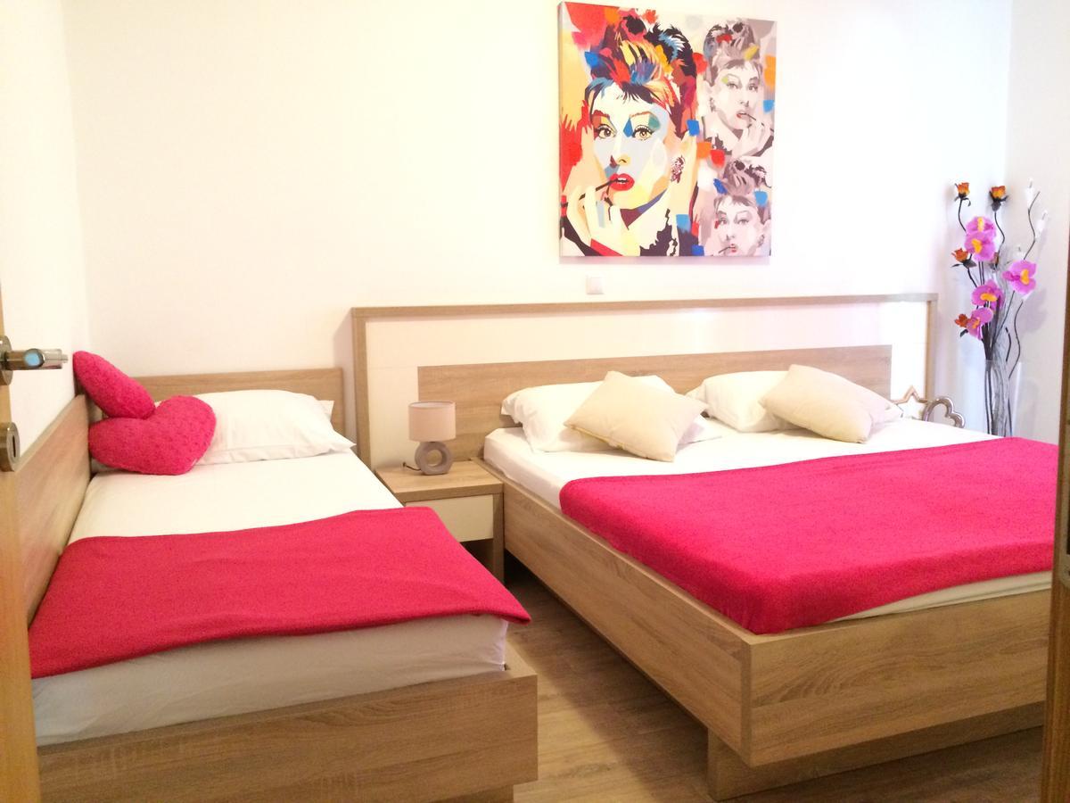 Apartmani Emilio Novalja Extérieur photo