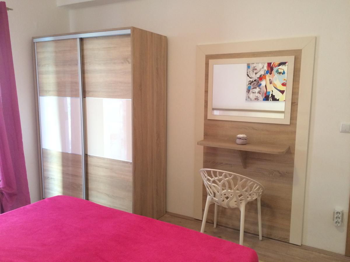 Apartmani Emilio Novalja Extérieur photo