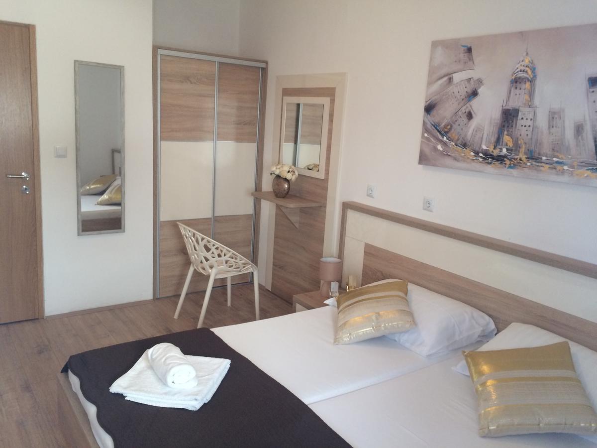 Apartmani Emilio Novalja Extérieur photo