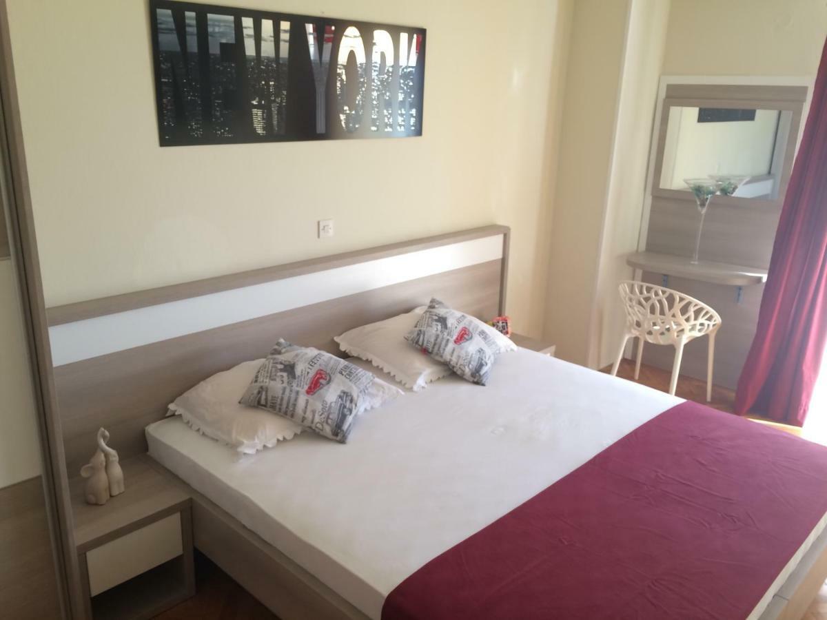 Apartmani Emilio Novalja Chambre photo