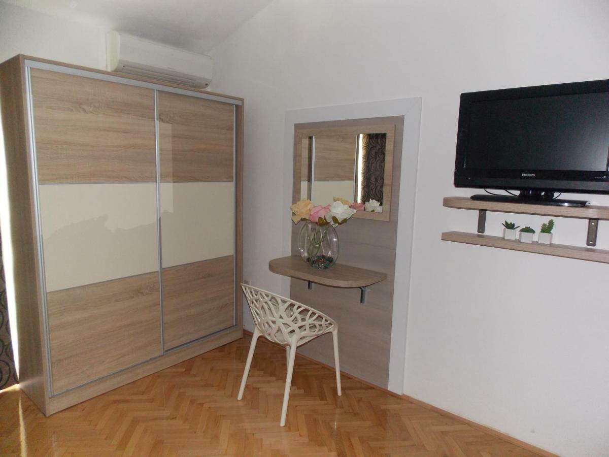 Apartmani Emilio Novalja Chambre photo