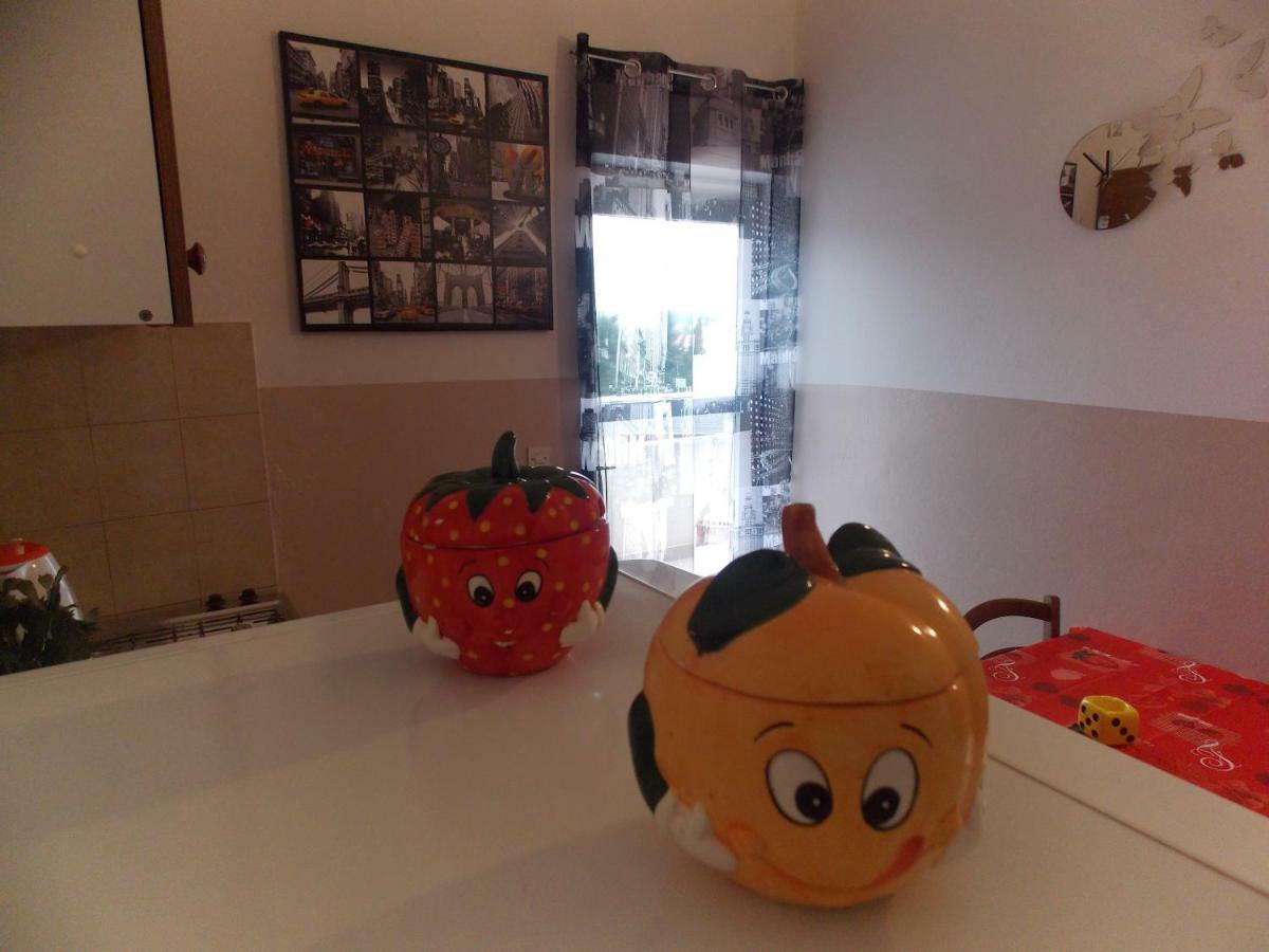 Apartmani Emilio Novalja Chambre photo