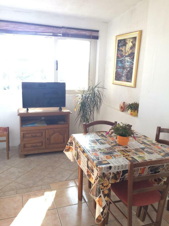 Apartmani Emilio Novalja Chambre photo