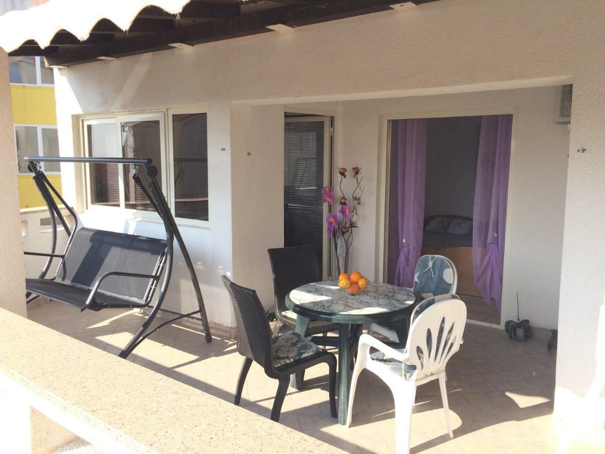 Apartmani Emilio Novalja Chambre photo