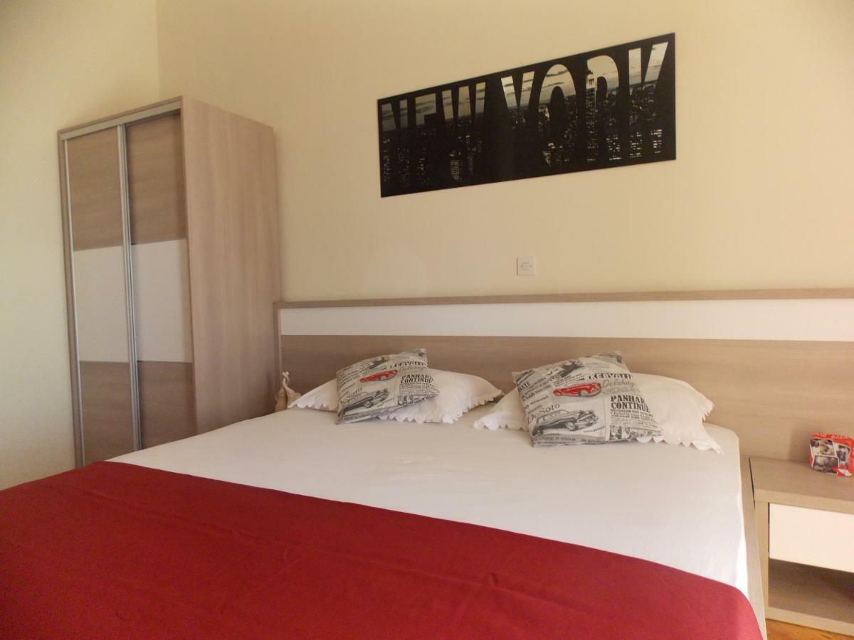 Apartmani Emilio Novalja Chambre photo