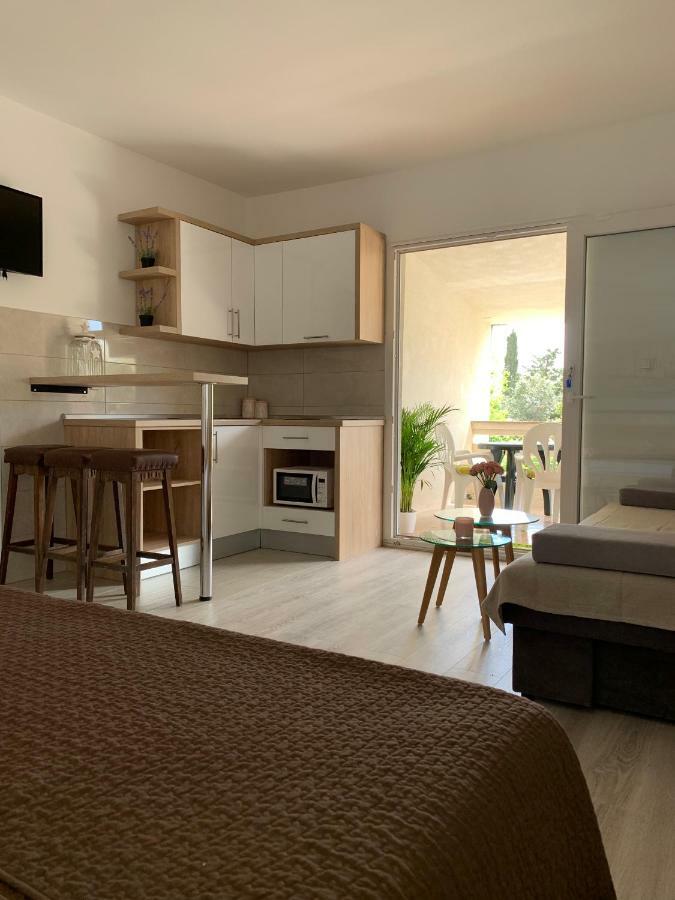 Apartmani Emilio Novalja Extérieur photo